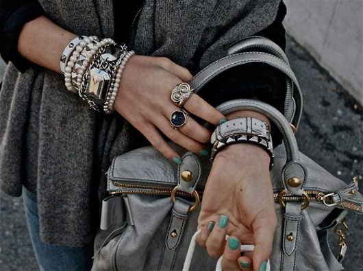 The Art of Wearing Jewelry: Tips and Tricks for Every Occasion